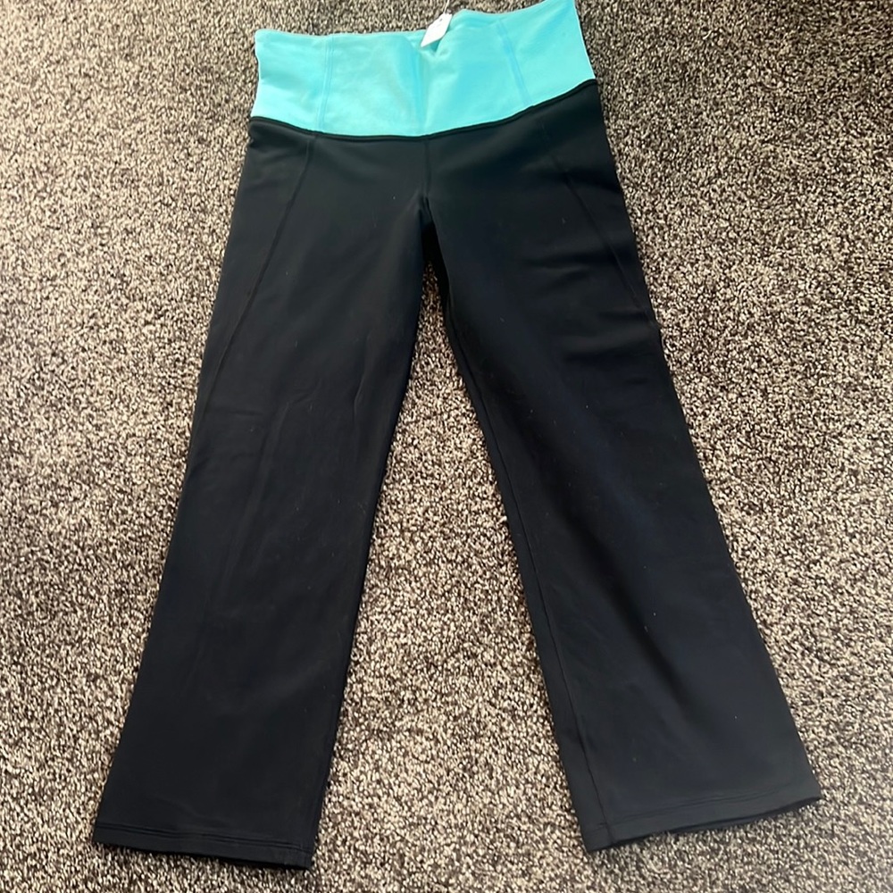 007- Sz 4 Crop BLK Leggings With Blue Band